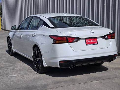 Used 2025 Nissan Altima 2.5 SR w/ SR Premium Package FWD image 9