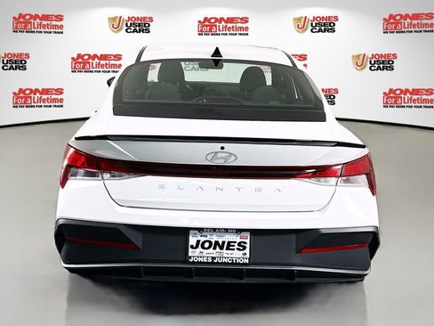 Certified 2025 Hyundai Elantra Sport FWD image 13
