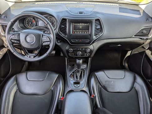 Used 2019 Jeep Cherokee Latitude Plus image 22