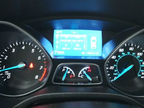 Used 2014 Ford Focus SE FWD image 32