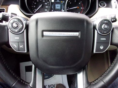 Used 2016 Land Rover Range Rover Sport HSE image 20