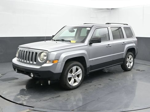 Used 2015 Jeep Patriot Latitude FWD image 6