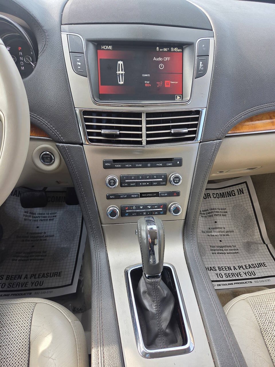 Used 2012 Lincoln MKT AWD image 9