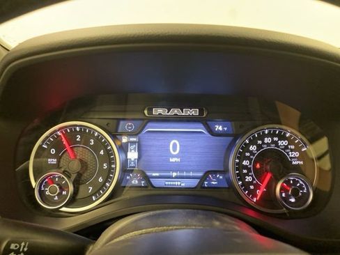 Used 2026 RAM 1500 4x4 Crew Cab image 9