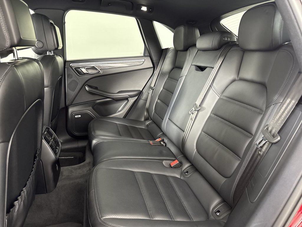 Certified 2024 Porsche Macan GTS AWD/4WD image 21