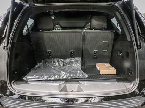 Used 2026 Cadillac Escalade Platinum Sport w/ LPO, Floor Liner Package AWD/4WD image 34