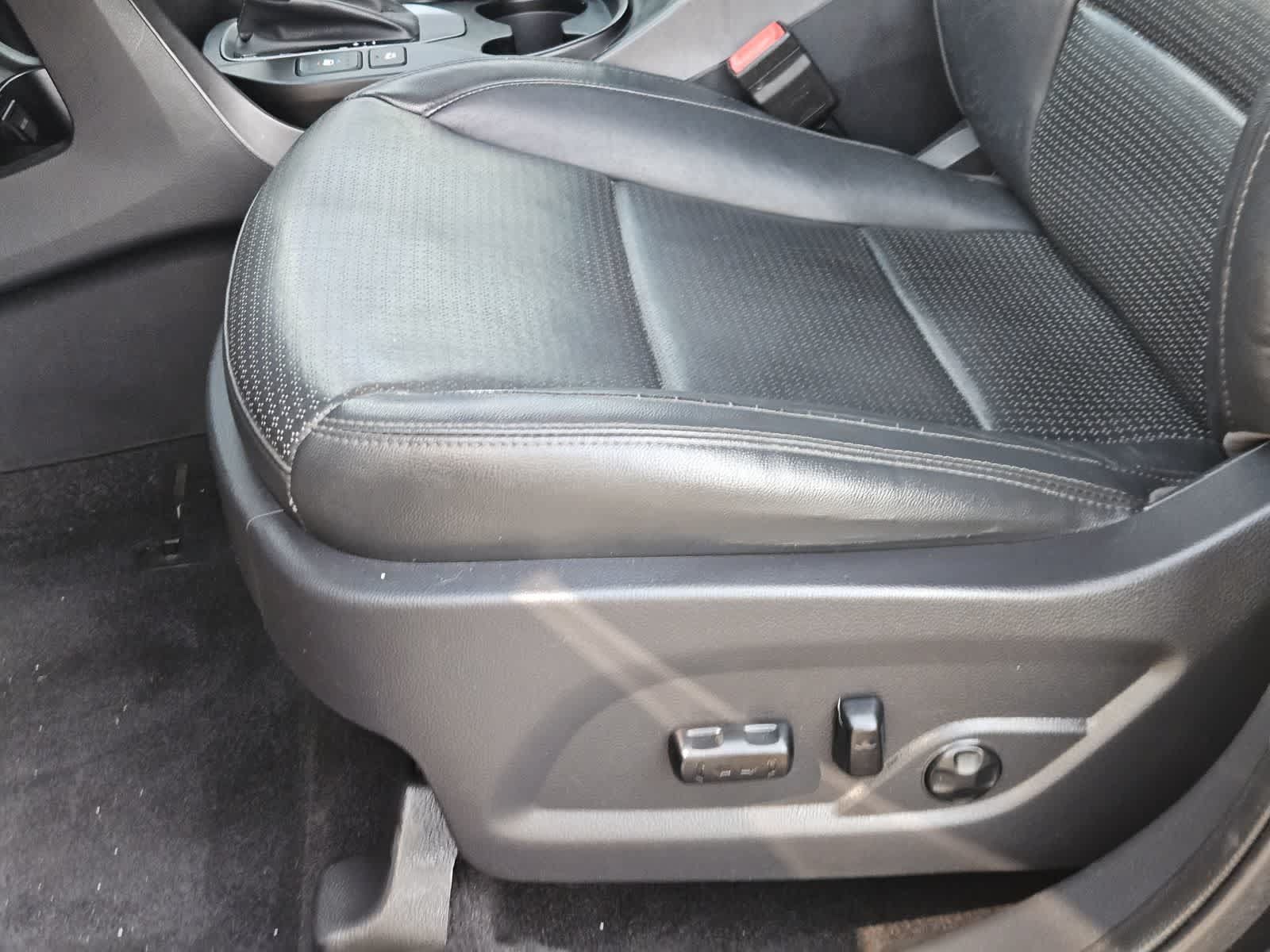 Used 2015 Hyundai Santa Fe Sport 2.0T w/ Option Group 05 AWD/4WD image 21