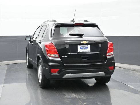 Used 2020 Chevrolet Trax LT w/ LT Convenience Package image 7