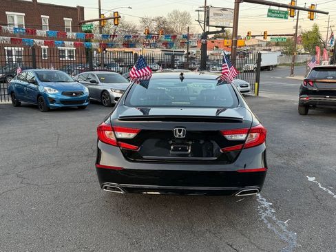 Used 2022 Honda Accord Sport image 4
