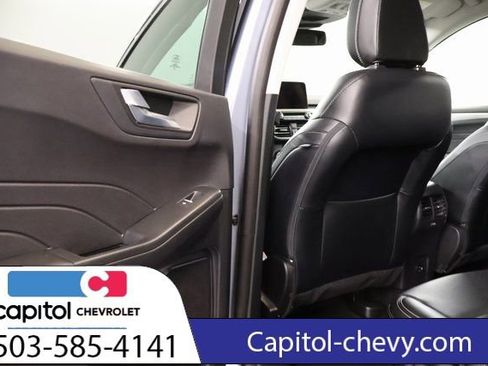 Used 2022 Ford Escape Titanium w/ Class II Trailer Tow Package AWD/4WD image 29