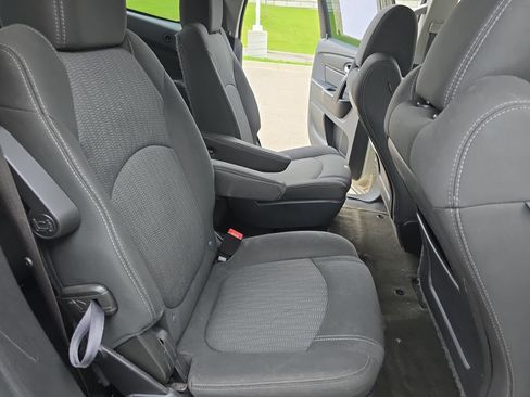 Used 2016 Chevrolet Traverse LT FWD image 11