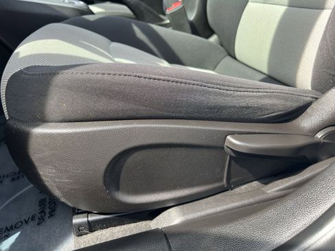 Used 2015 Chevrolet Cruze LS image 14