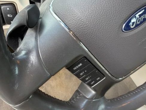 Used 2010 Ford Taurus Limited FWD image 14