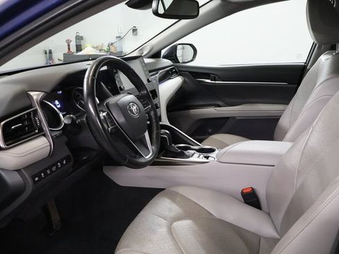 Used 2023 Toyota Camry XLE w/ Navigation Package FWD image 12