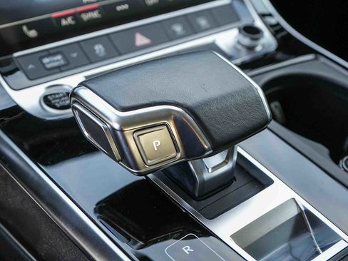 Used 2022 Audi Q7 Premium image 28