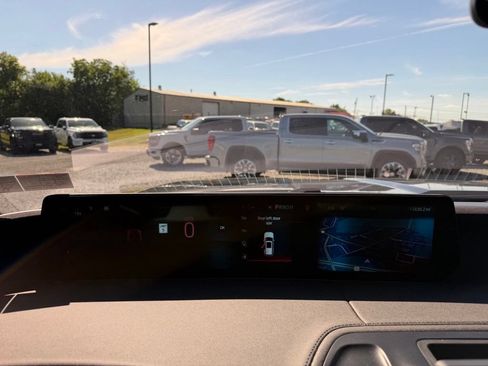 Used 2025 Ford Expedition Tremor AWD/4WD image 13