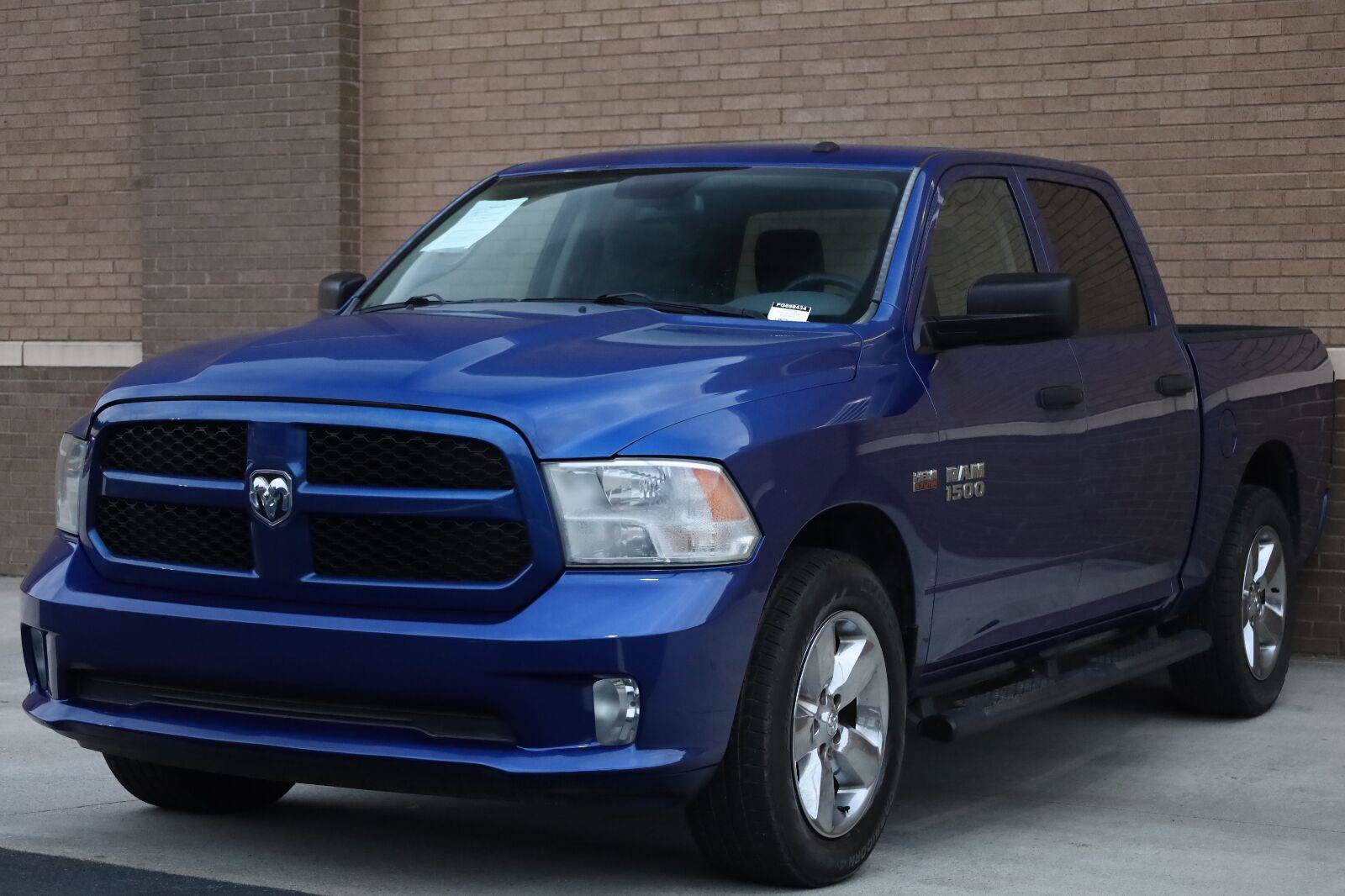 Used 2015 RAM 1500 Express RWD image 5