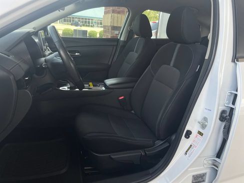 Used 2024 Nissan Sentra SV w/ All-Weather Package FWD image 11
