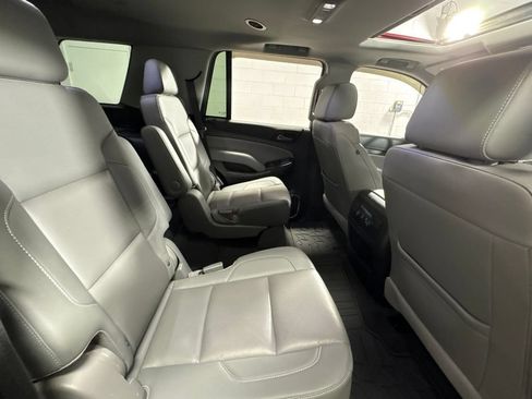 Used 2020 Chevrolet Tahoe LT w/ Luxury Package AWD/4WD image 32