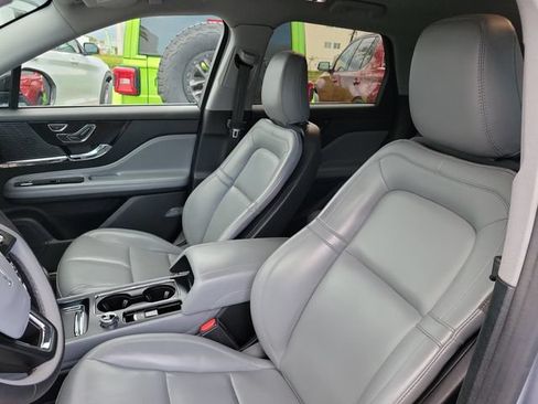 Certified 2022 Lincoln Corsair FWD image 11