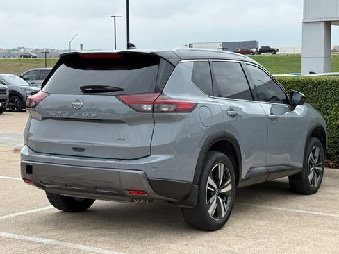 Certified 2025 Nissan Rogue SL image 9