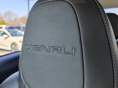 Used 2020 GMC Canyon Denali image 17
