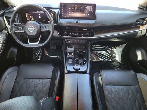 Certified 2024 Nissan Rogue Platinum w/ Platinum Premium Package image 19