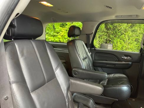 Used 2007 GMC Yukon Denali AWD/4WD image 17