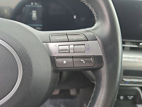 Used 2025 Hyundai Kona SEL image 17