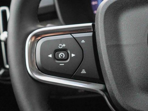 New 2025 Volvo XC40 B5 Plus w/ Protection Package Premier image 38