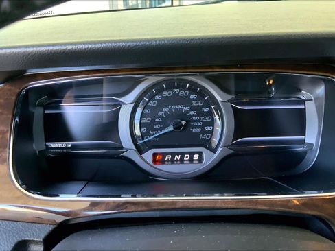 Used 2014 Ford Taurus Limited FWD image 24