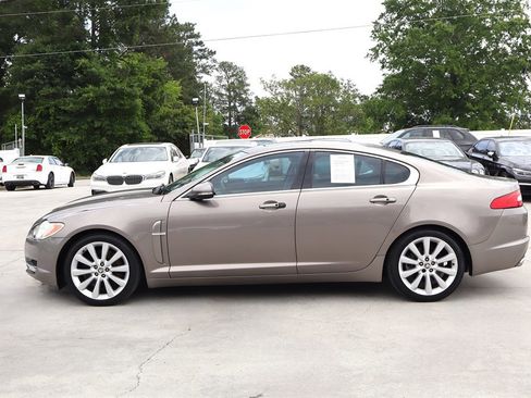 Used 2011 Jaguar XF Premium RWD image 4