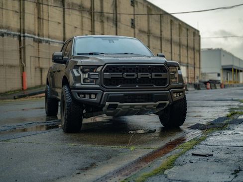 Used 2017 Ford F150 Raptor w/ Equipment Group 802A Luxury image 48