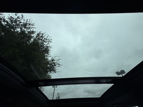 Used 2025 Cadillac XT6 Premium Luxury image 26