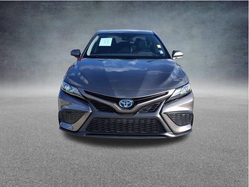 Used 2024 Toyota Camry SE FWD image 2