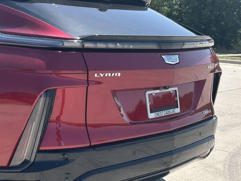 New 2025 Cadillac Lyriq Sport image 8
