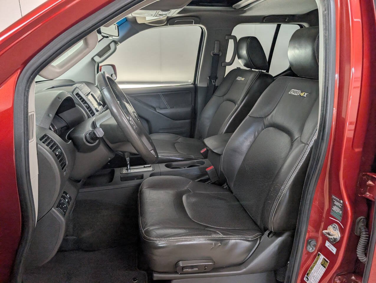 Used 2015 Nissan Frontier PRO-4X AWD/4WD image 7