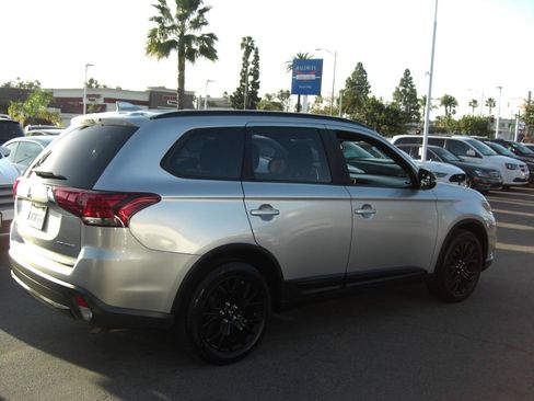 Used 2018 Mitsubishi Outlander LE image 12