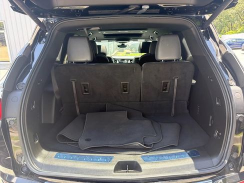 Used 2023 Buick Enclave Essence w/ Experience Buick Package FWD image 18