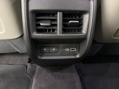 Used 2023 Cadillac XT4 Luxury w/ Cold Weather Package image 33