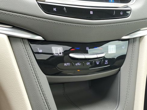 Used 2021 Cadillac XT5 Premium Luxury AWD/4WD image 28