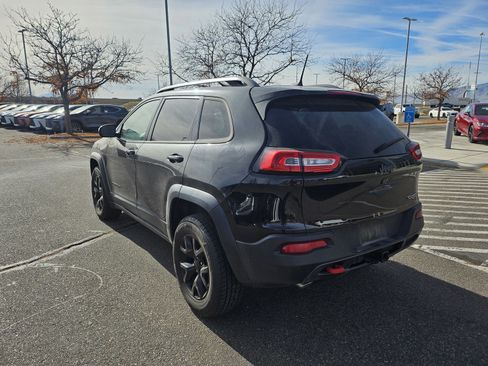 Used 2016 Jeep Cherokee Trailhawk w/ Comfort/Convenience Group image 5