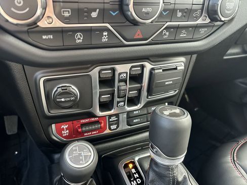 New 2026 Jeep Wrangler Unlimited Rubicon image 27