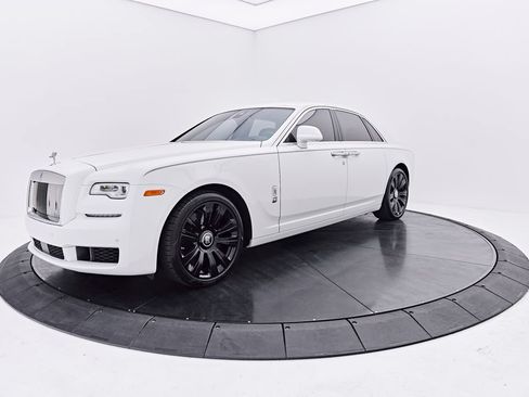 Used 2018 Rolls-Royce Ghost RWD image 13
