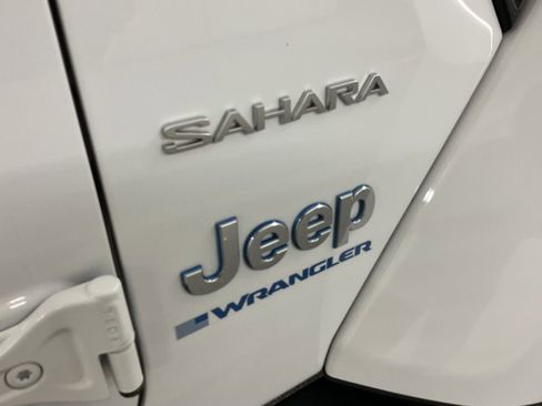 Used 2023 Jeep Wrangler Unlimited Sahara w/ Cold Weather Group AWD/4WD image 23