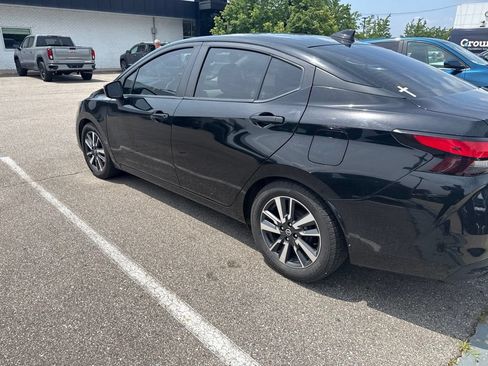 Used 2021 Nissan Versa SV FWD image 7