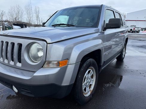Used 2016 Jeep Patriot Sport w/ Power Value Group image 9