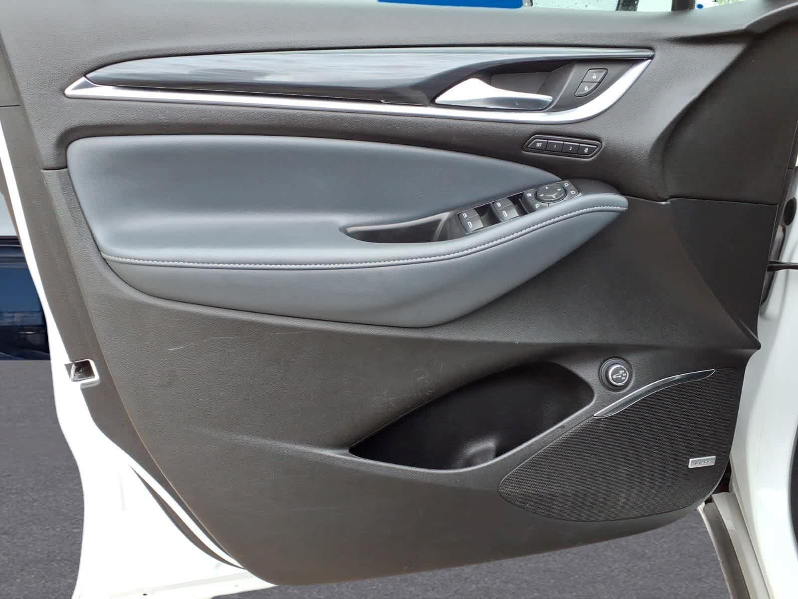 Used 2022 Buick Enclave Premium FWD image 16