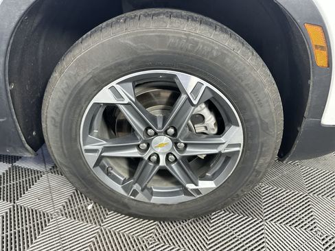 Used 2025 Chevrolet Blazer LT FWD image 10
