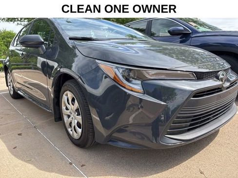 Used 2025 Toyota Corolla LE FWD image 3